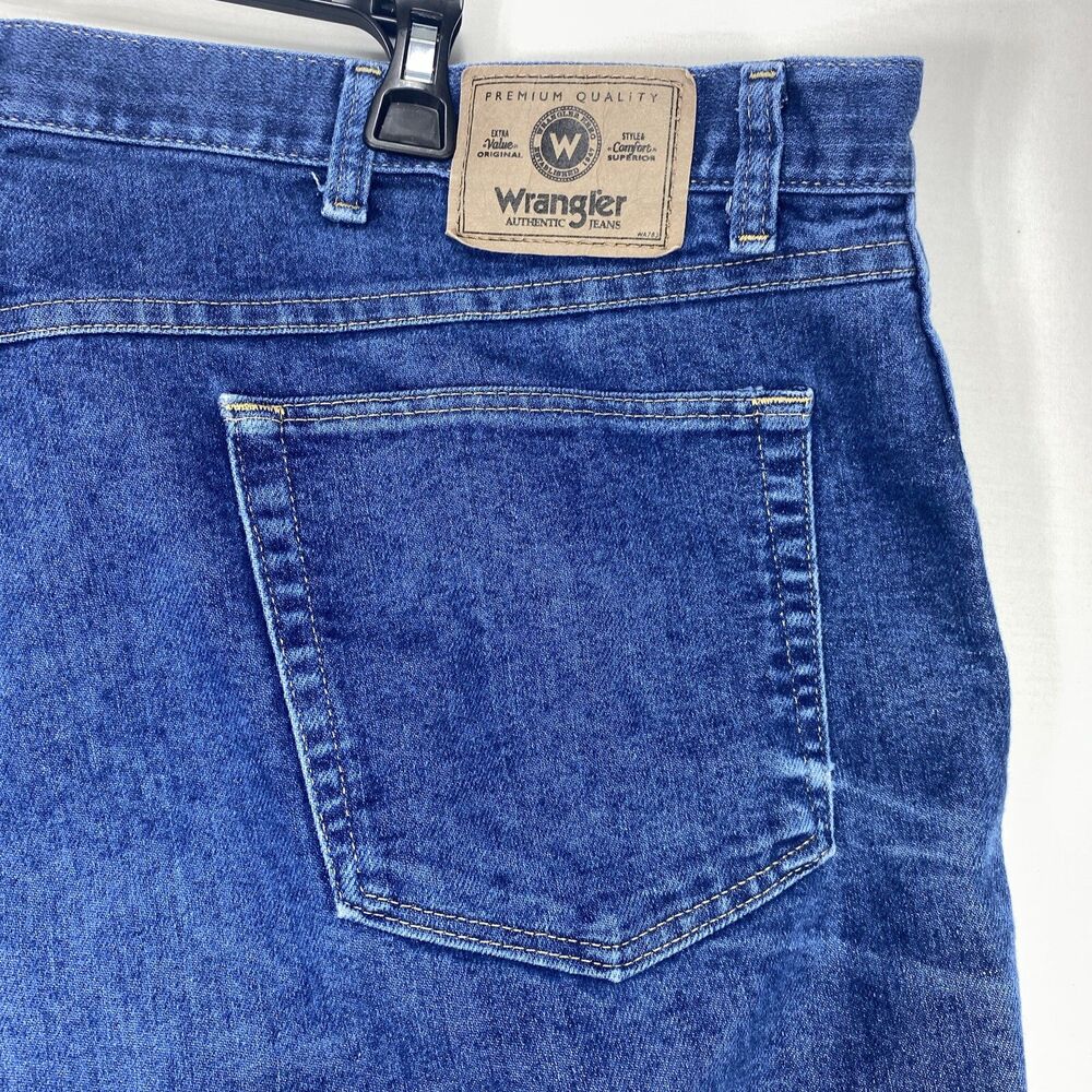 Wrangler Men's Jeans Regular Fit Size 42x32 Dark Wash Straight Leg Denim